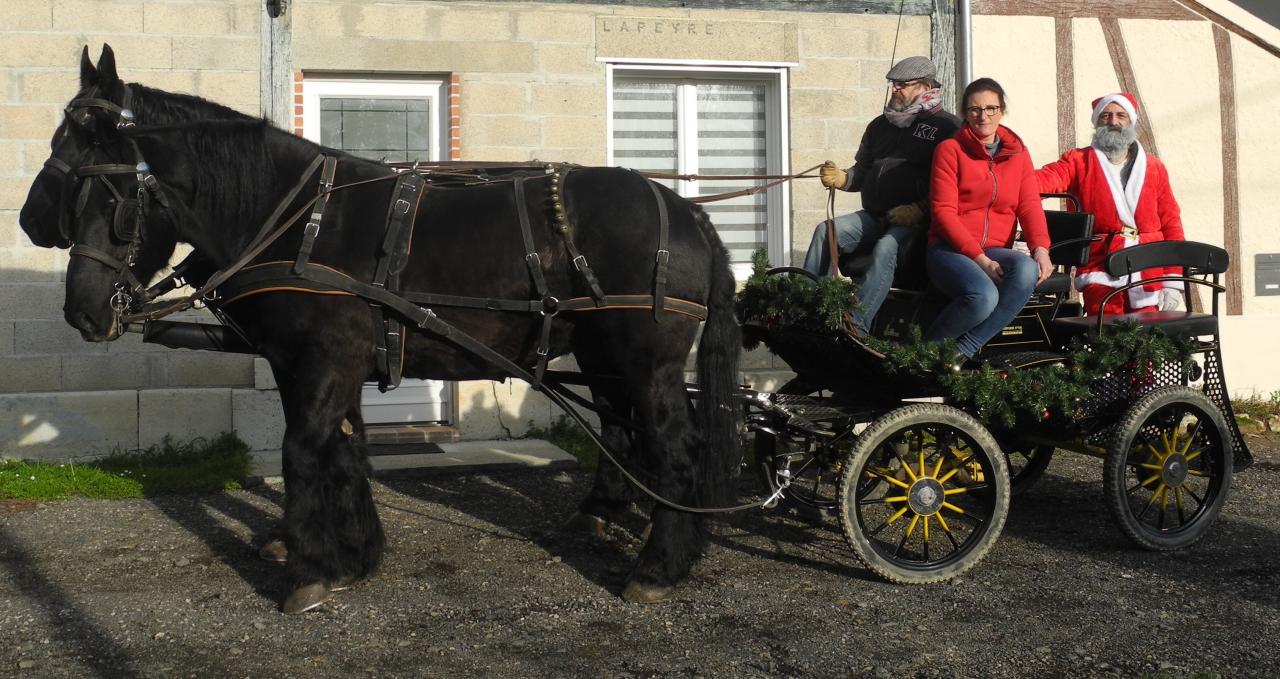 Père Noël dans le village